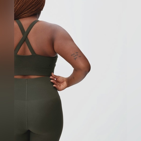 Everlane The Perform Cropped Top in dark olive green - size small - Picture 3 of 11